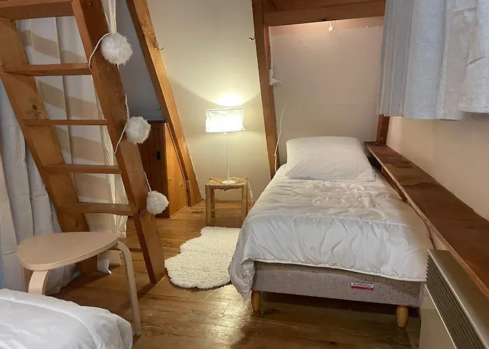 Chalet Montagnard Avec Balcon, Proche Piste Et Centre - Fr-1-814-77 *