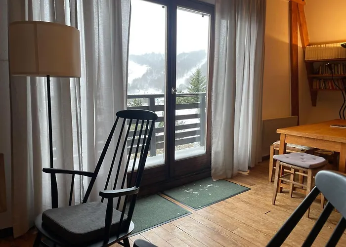 Chalet Montagnard Avec Balcon, Proche Piste Et Centre - Fr-1-814-77