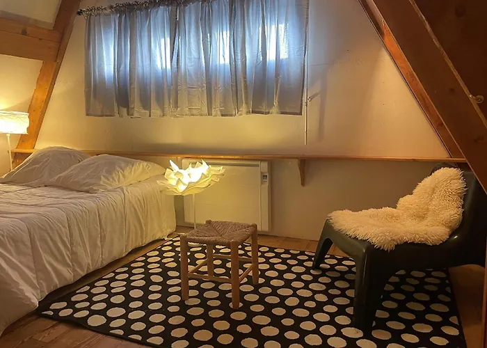 Chalet Montagnard Avec Balcon, Proche Piste Et Centre - Fr-1-814-77 *